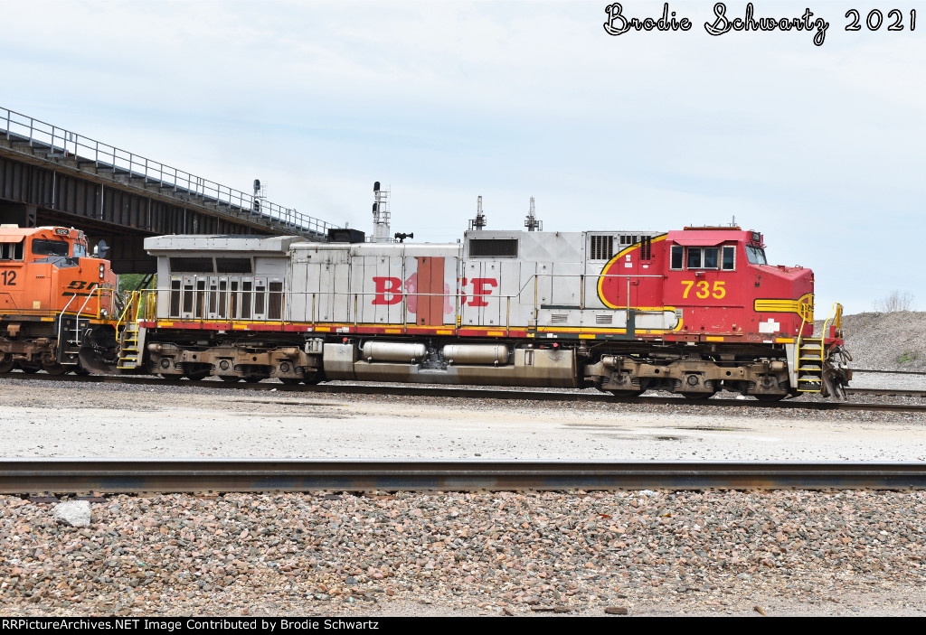 BNSF 735